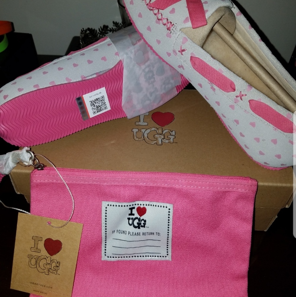 UGG  I HEART BELLE MOCASSINS